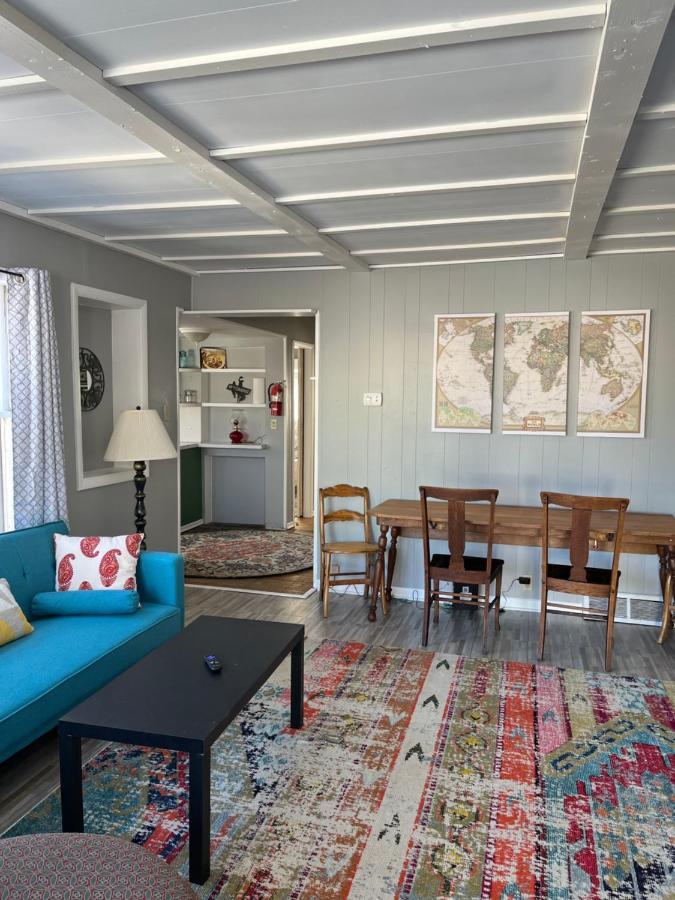 Rustic 2 Bedroom Boho Apartment Laramie Exterior foto